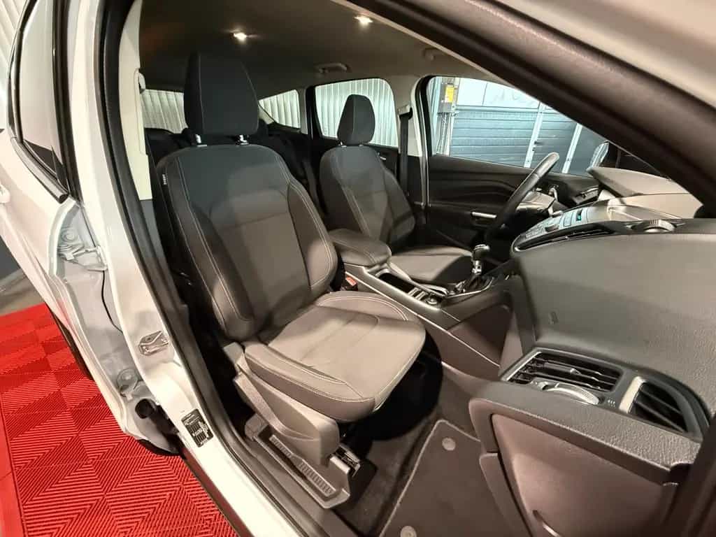 Ford Kuga PDC LED Notbrems Sitzheizung 12/2019-photo-27