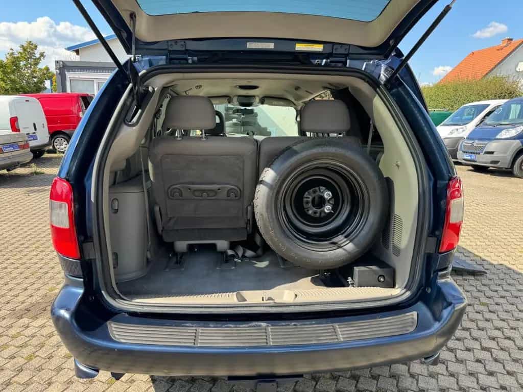 Chrysler Voyager 3.8 V6 Rollstuhlrampe Automatik Klima 02/2003-photo-7