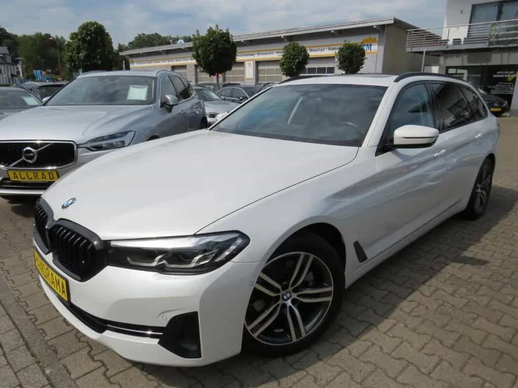 BMW 5 Series 520d touring Sport Line *1.HAND*LEDER*HUD*KAMERA 08/2020-photo-0