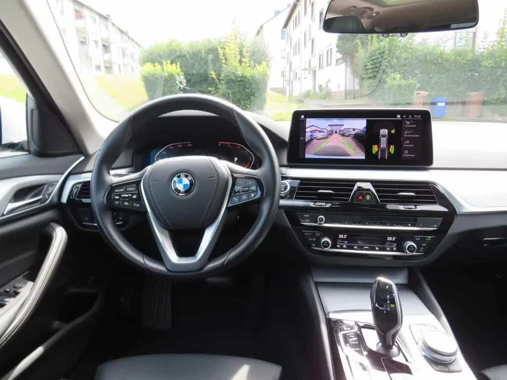 BMW 5 Series 520d touring Sport Line *1.HAND*LEDER*HUD*KAMERA 08/2020-photo-10