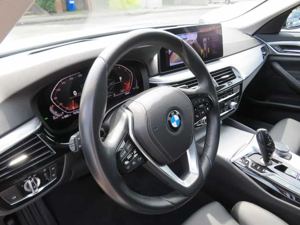 BMW 5 Series 520d touring Sport Line *1.HAND*LEDER*HUD*KAMERA 08/2020-photo-12