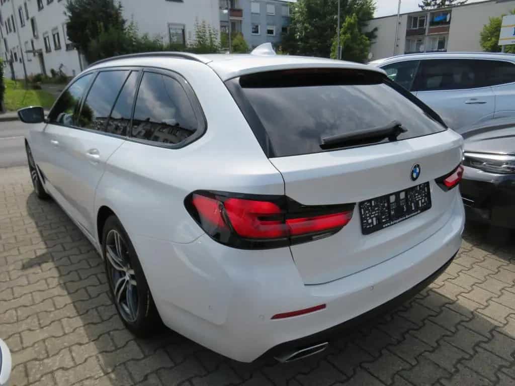 BMW 5 Series 520d touring Sport Line *1.HAND*LEDER*HUD*KAMERA 08/2020-photo-3