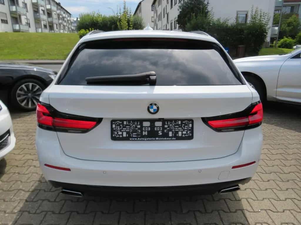 BMW 5 Series 520d touring Sport Line *1.HAND*LEDER*HUD*KAMERA 08/2020-photo-4