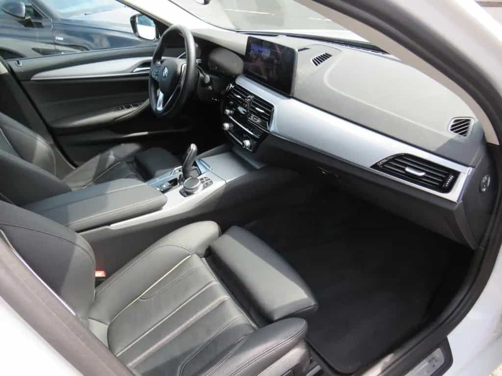 BMW 5 Series 520d touring Sport Line *1.HAND*LEDER*HUD*KAMERA 08/2020-photo-9