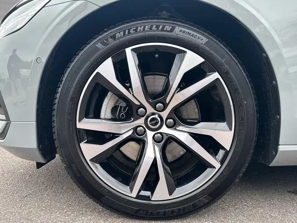 Volvo V60 B4 Mild-Hybrid Core ACC BLIS LED 04/2025-photo-1