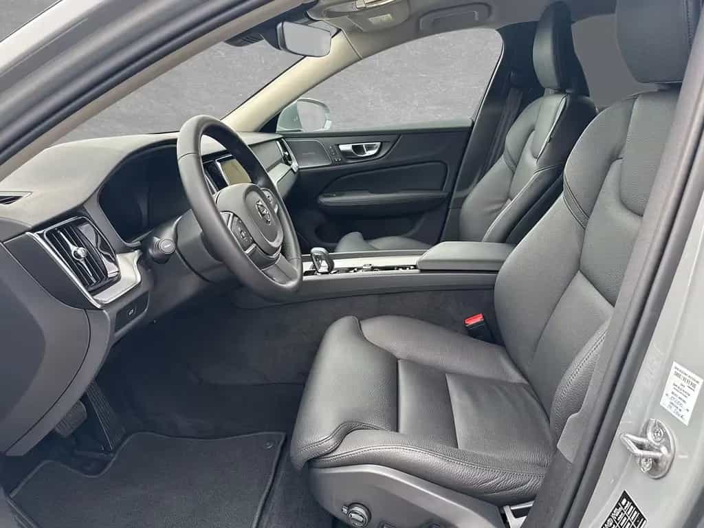 Volvo V60 B4 Mild-Hybrid Core ACC BLIS LED 04/2025-photo-2