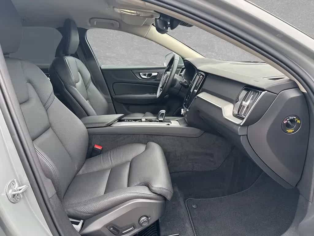 Volvo V60 B4 Mild-Hybrid Core ACC BLIS LED 04/2025-photo-3