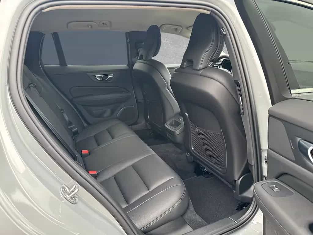 Volvo V60 B4 Mild-Hybrid Core ACC BLIS LED 04/2025-photo-4