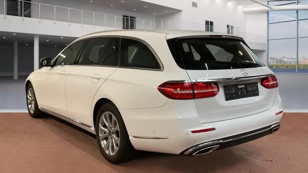 Mercedes-Benz E-Class 200 T 9-G Tronic Exclusive Comand ILS Burmest 12/2018-photo-2