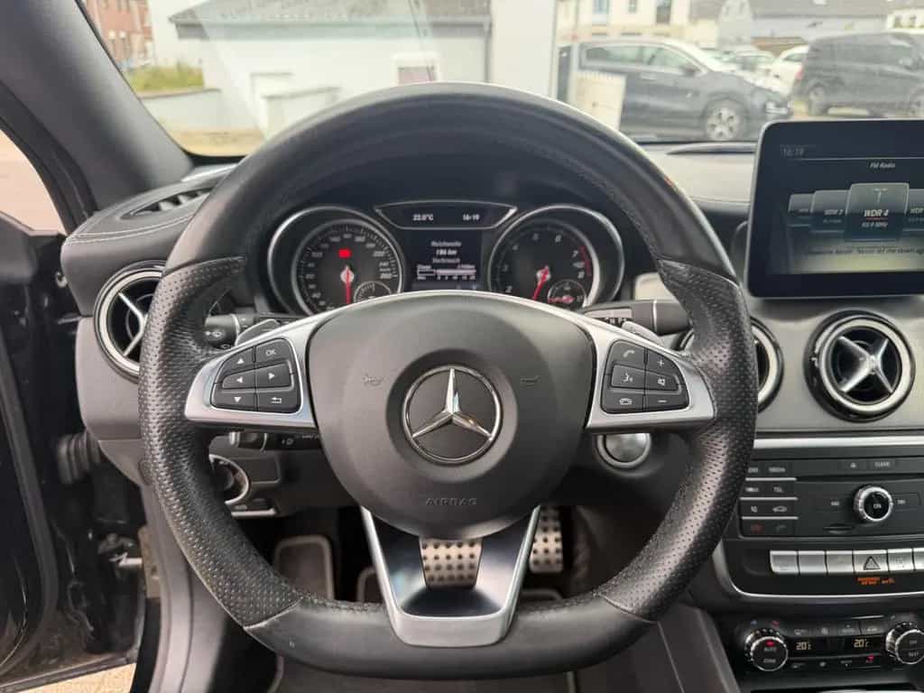 Mercedes-Benz CLA Shooting Brake CLA 200 SB PEAK  AMG 7-G LED PANO LEDER KAMERA 05/2017-photo-13