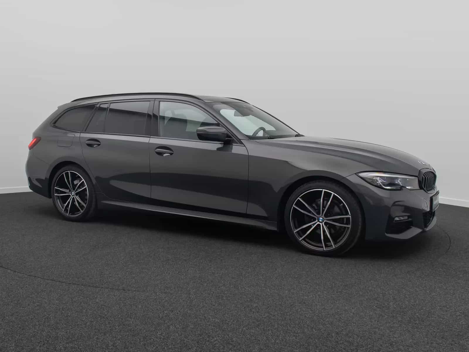 BMW 3 Series 520d xD M Sport Kamera DAB HiFi Lenkrhzg Komfort 07/2022-photo-3