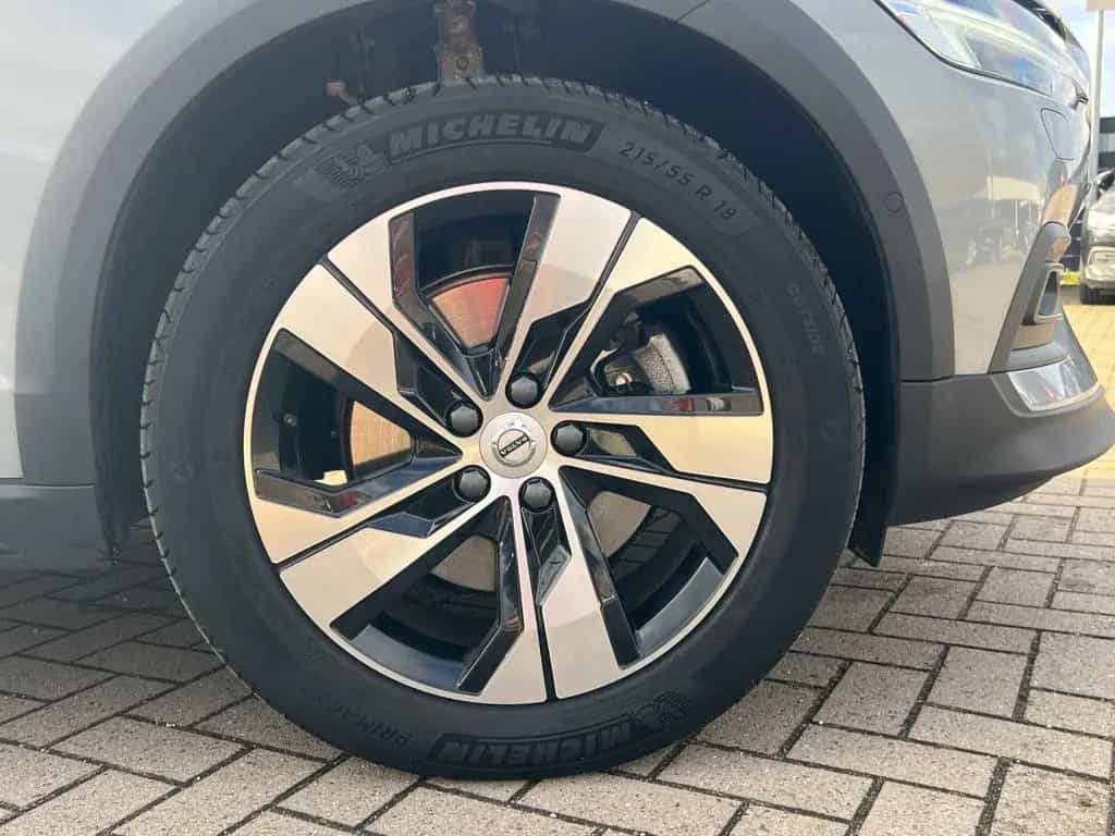 Volvo V60 Cross Country V60 B4 Cross Country AWD Plus/FSH/Keyless/LHZ 10/2023-photo-15