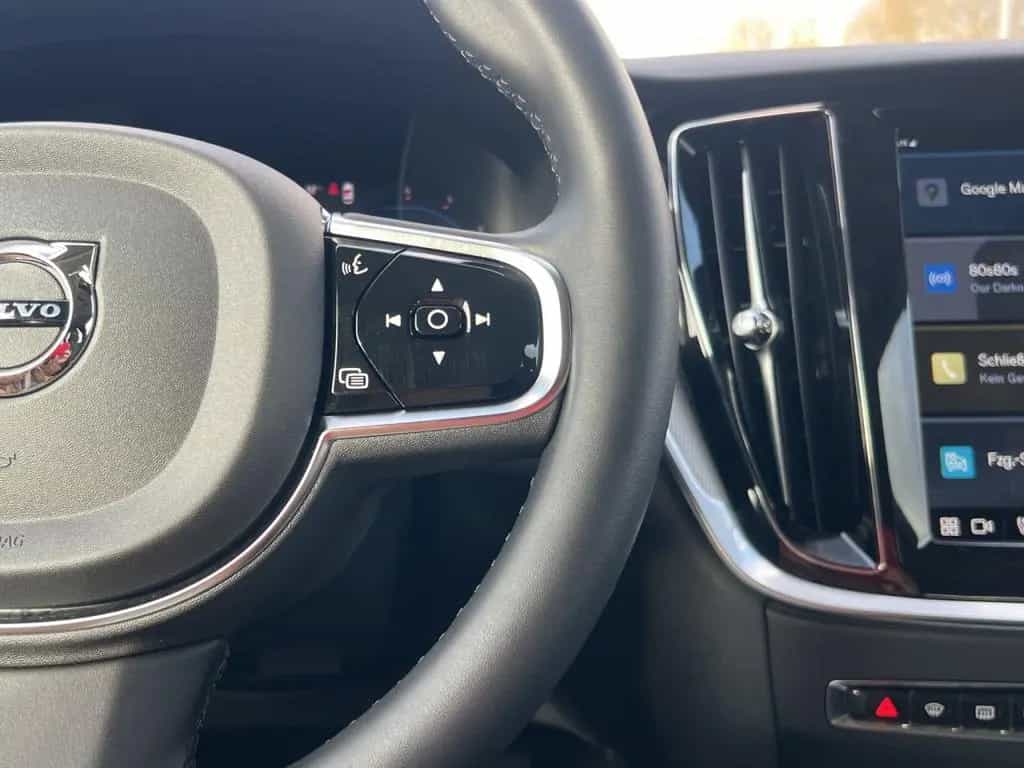 Volvo V60 Cross Country V60 B4 Cross Country AWD Plus/FSH/Keyless/LHZ 10/2023-photo-22