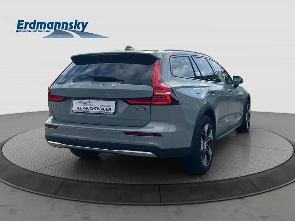 Volvo V60 Cross Country V60 B4 Cross Country AWD Plus/FSH/Keyless/LHZ 10/2023-photo-3