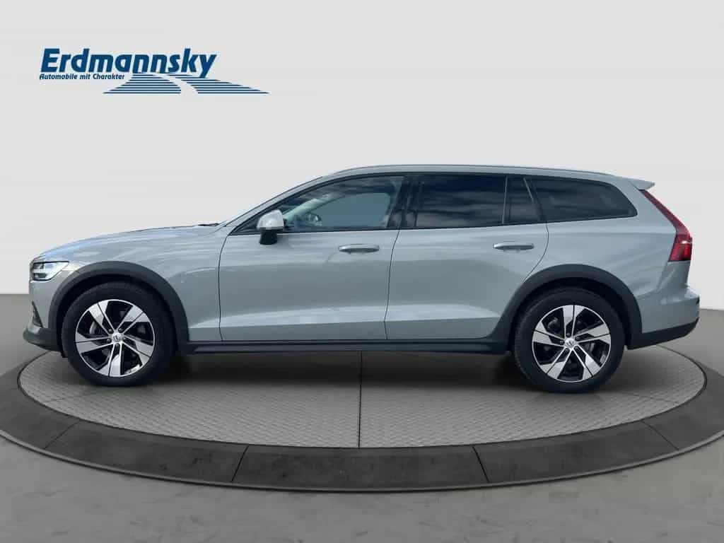 Volvo V60 Cross Country V60 B4 Cross Country AWD Plus/FSH/Keyless/LHZ 10/2023-photo-4