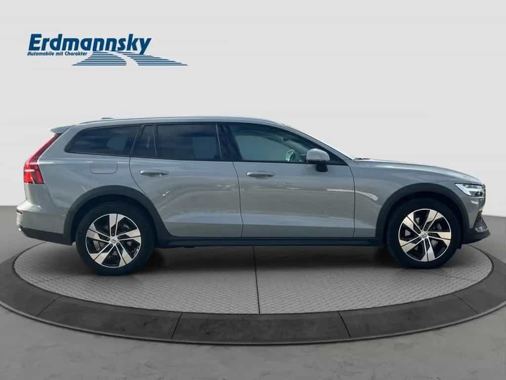 Volvo V60 Cross Country V60 B4 Cross Country AWD Plus/FSH/Keyless/LHZ 10/2023-photo-5