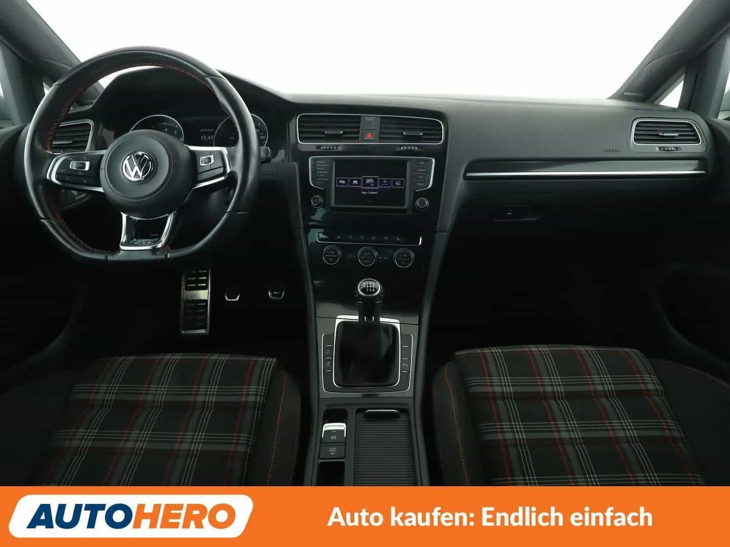 Volkswagen Golf 06/2015-photo-11