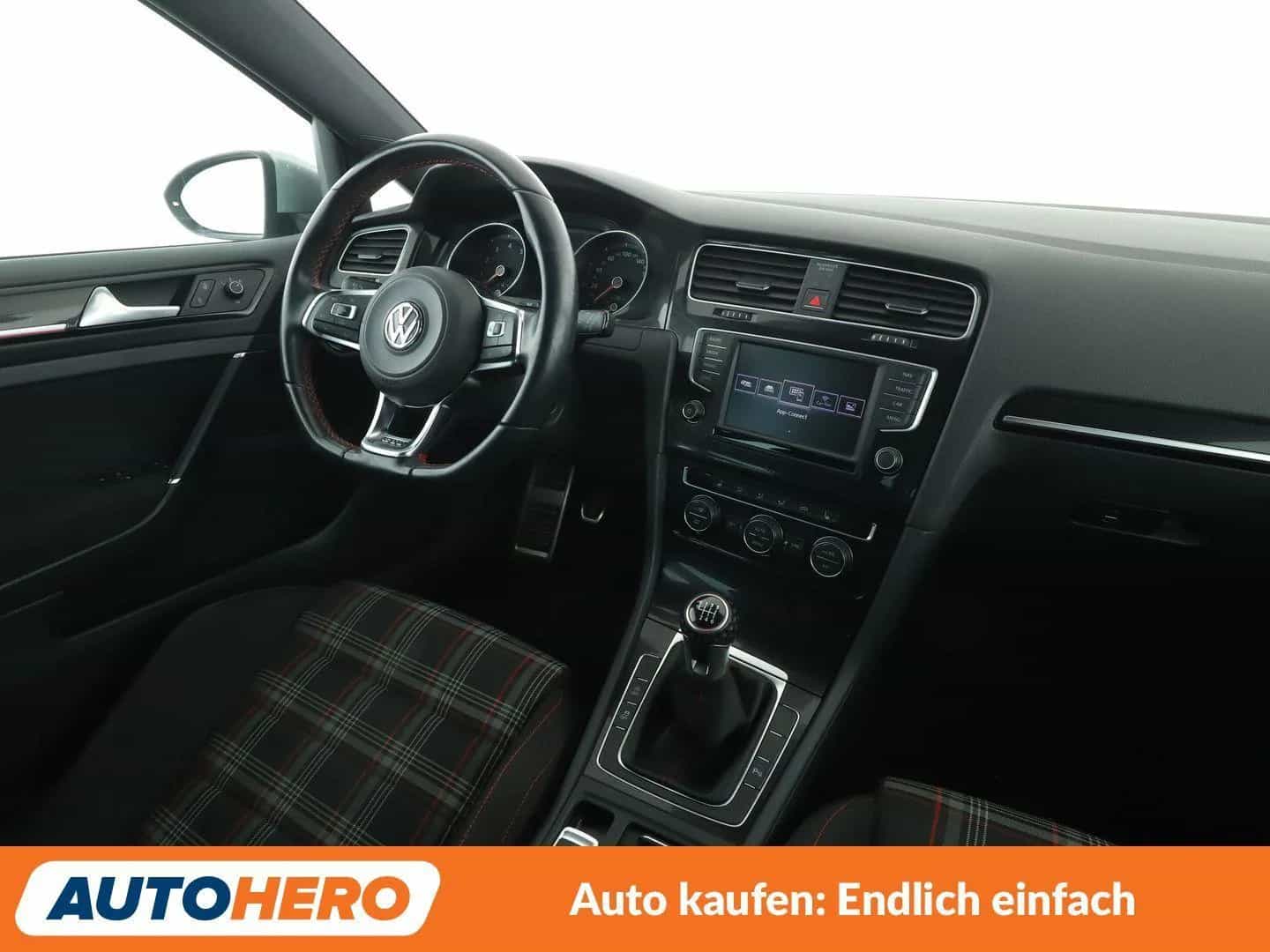 Volkswagen Golf 06/2015-photo-12
