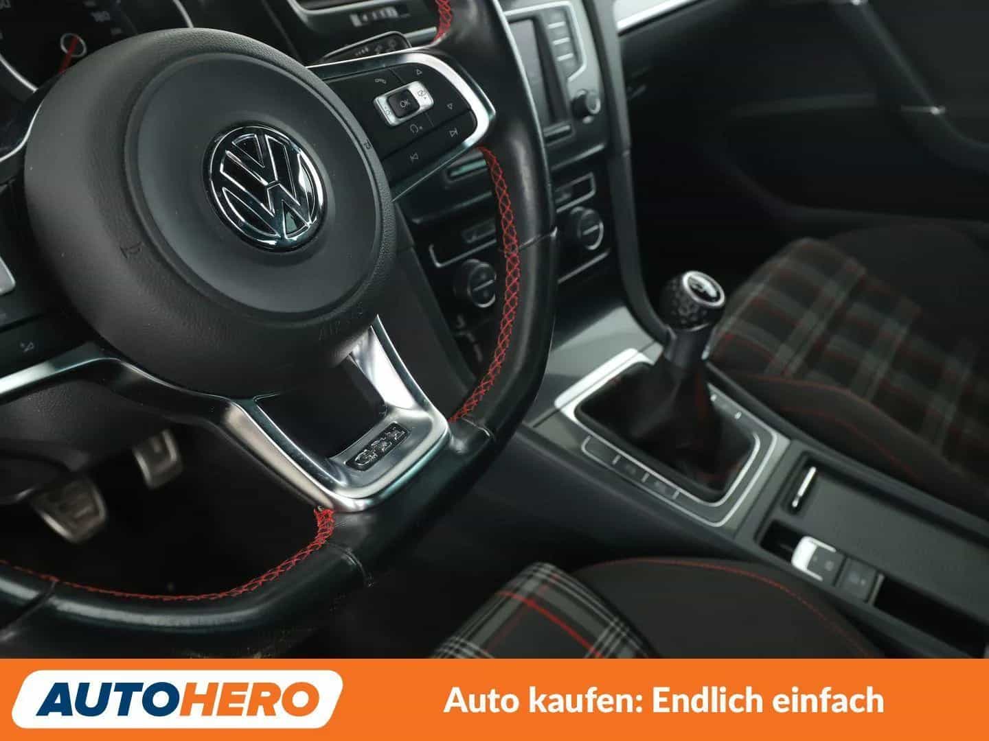 Volkswagen Golf 06/2015-photo-25