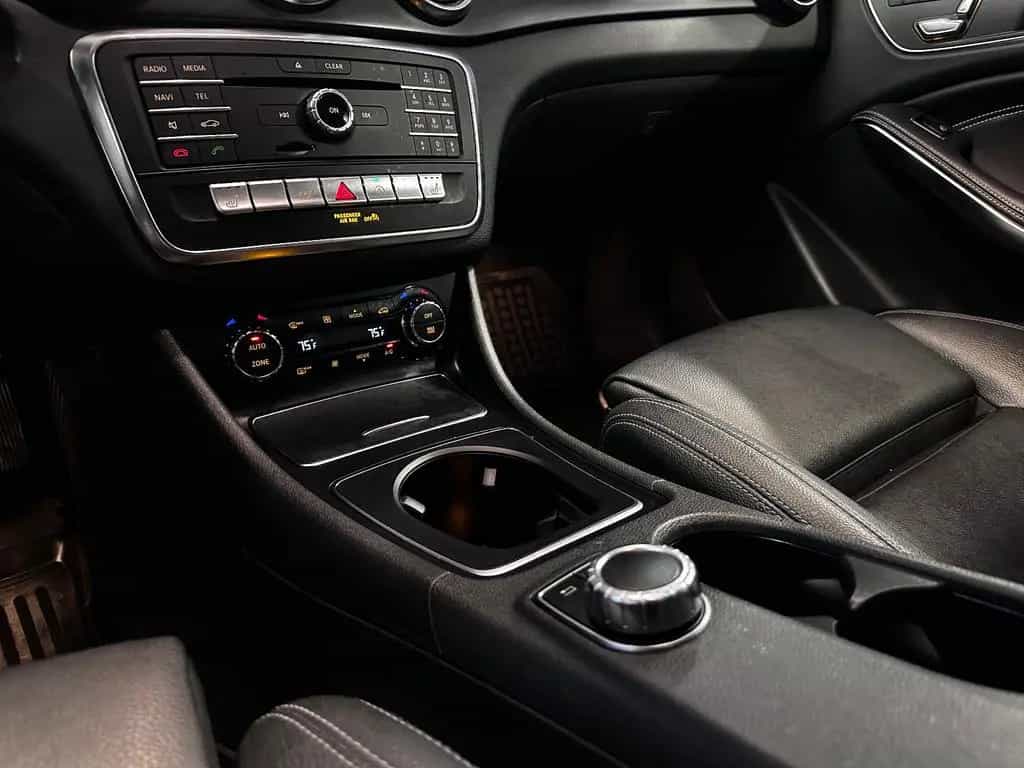 Mercedes-Benz CLA-Class 250 4Matic *Sport + Bluetooth + USB 07/2018-photo-47
