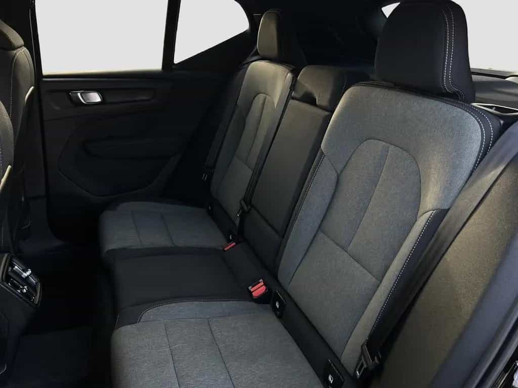 Volvo XC40 B4 Plus Black Edition/Pano/360/el.Sitze/20Z 03/2025-photo-13