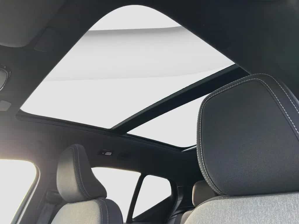 Volvo XC40 B4 Plus Black Edition/Pano/360/el.Sitze/20Z 03/2025-photo-14
