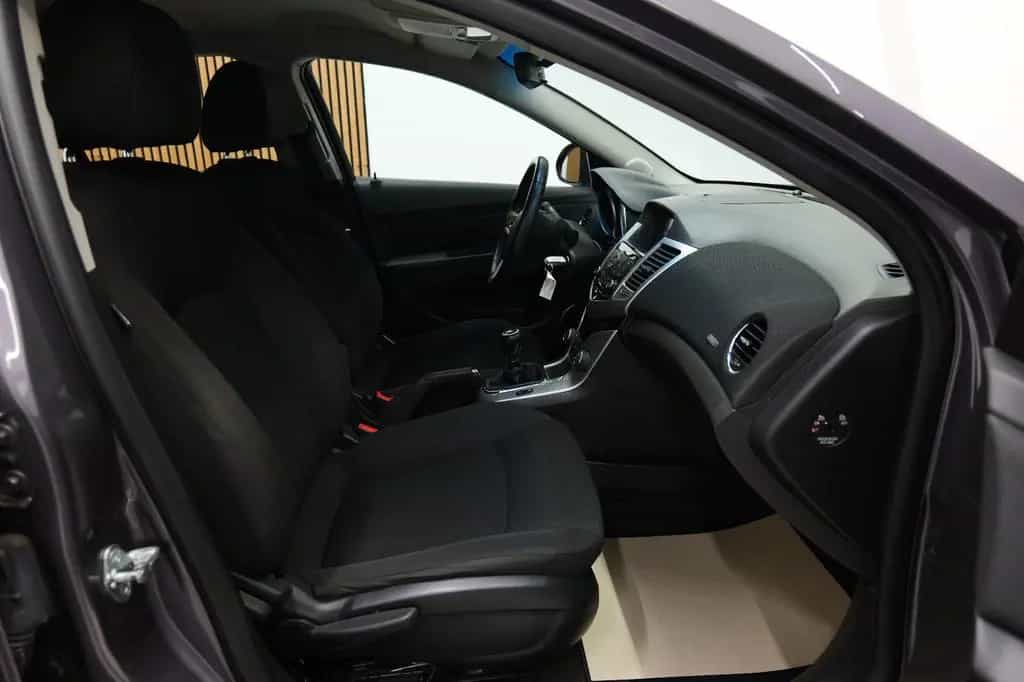 Chevrolet Cruze 1.4 LT KAM/TEMP/ZV/PDC+TÜV 10.26 10/2013-photo-16
