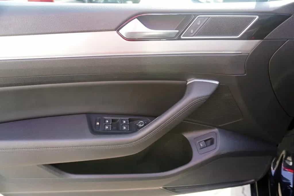 Volkswagen Passat Variant 1.8 TSI DSG Highline LED Navi AHK 08/2017-photo-15