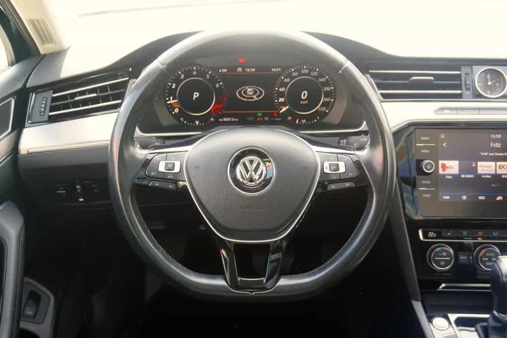Volkswagen Passat Variant 1.8 TSI DSG Highline LED Navi AHK 08/2017-photo-22