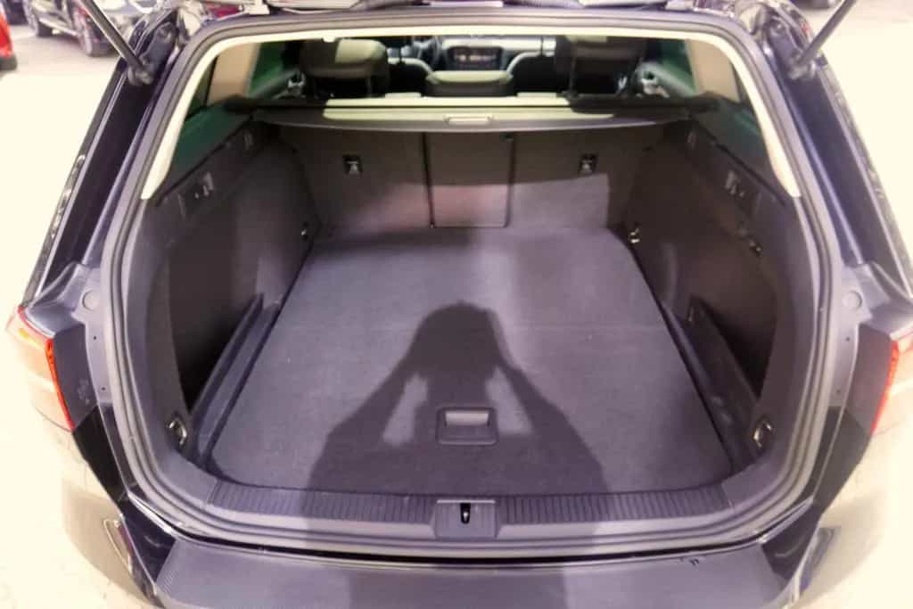Volkswagen Passat Variant 1.8 TSI DSG Highline LED Navi AHK 08/2017-photo-7