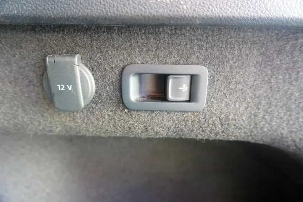 Volkswagen Passat Variant 1.8 TSI DSG Highline LED Navi AHK 08/2017-photo-8