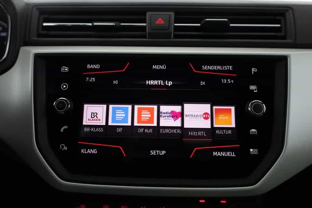 Seat Arona 1.0 TSI Xcellence LED Navi Totwinkel PDC 02/2018-photo-10