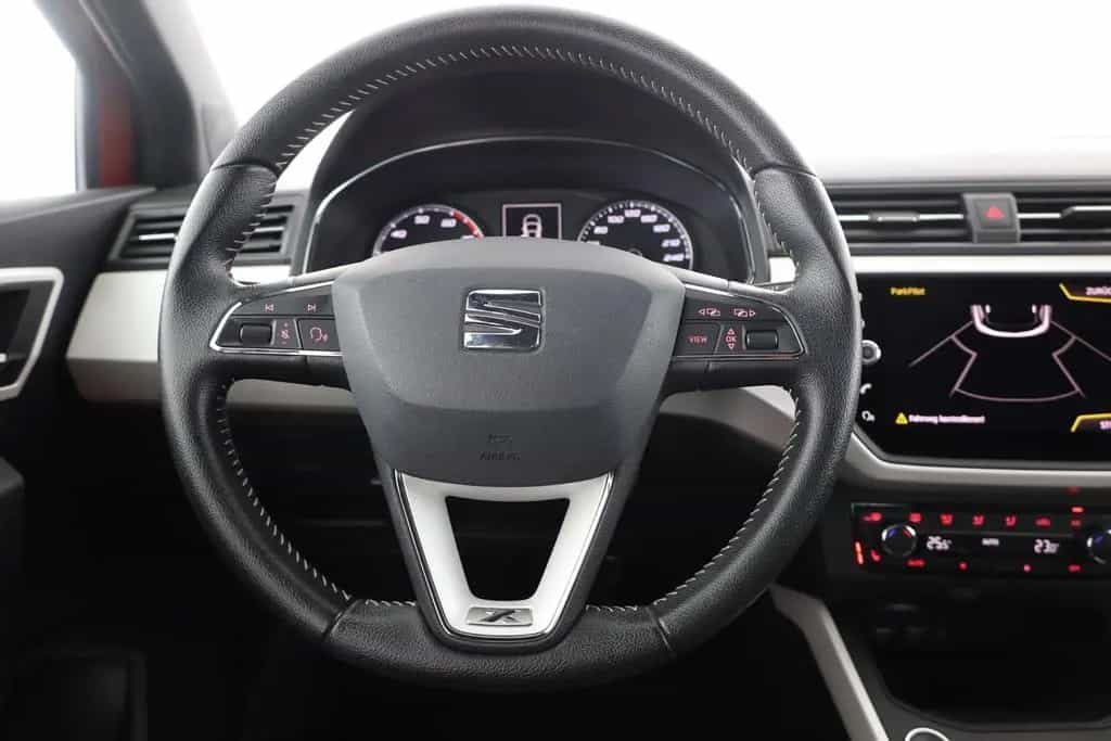 Seat Arona 1.0 TSI Xcellence LED Navi Totwinkel PDC 02/2018-photo-14