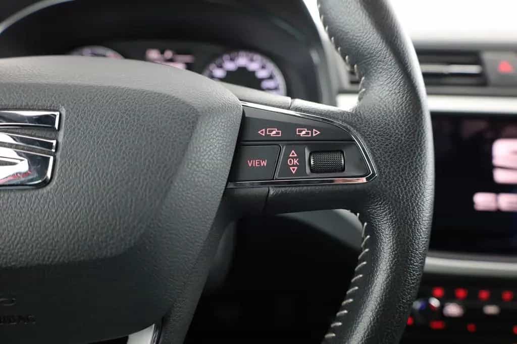 Seat Arona 1.0 TSI Xcellence LED Navi Totwinkel PDC 02/2018-photo-16