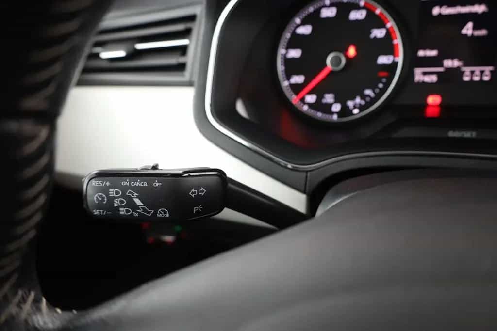 Seat Arona 1.0 TSI Xcellence LED Navi Totwinkel PDC 02/2018-photo-18