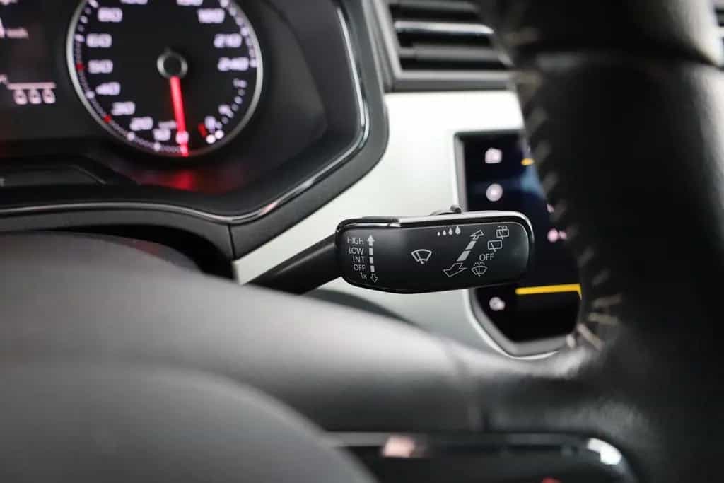 Seat Arona 1.0 TSI Xcellence LED Navi Totwinkel PDC 02/2018-photo-19
