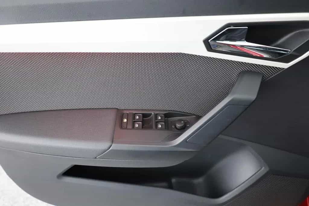Seat Arona 1.0 TSI Xcellence LED Navi Totwinkel PDC 02/2018-photo-21