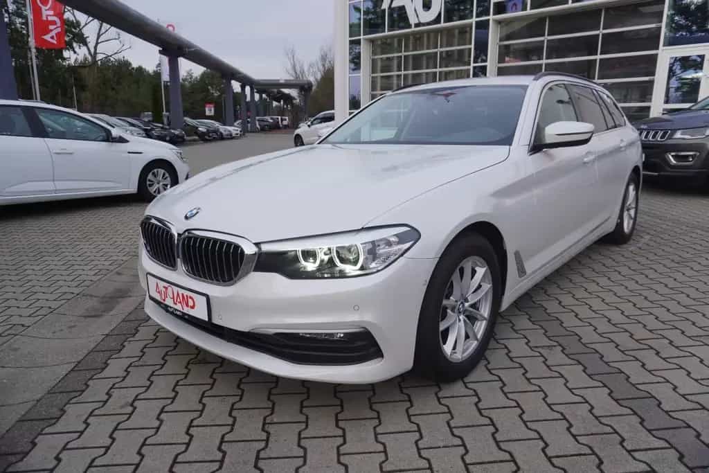BMW 5 Series 520d Touring Aut. LED Navi Tempomat Sitzheizung 09/2019-photo-1