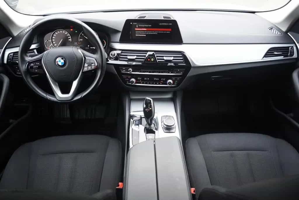 BMW 5 Series 520d Touring Aut. LED Navi Tempomat Sitzheizung 09/2019-photo-10