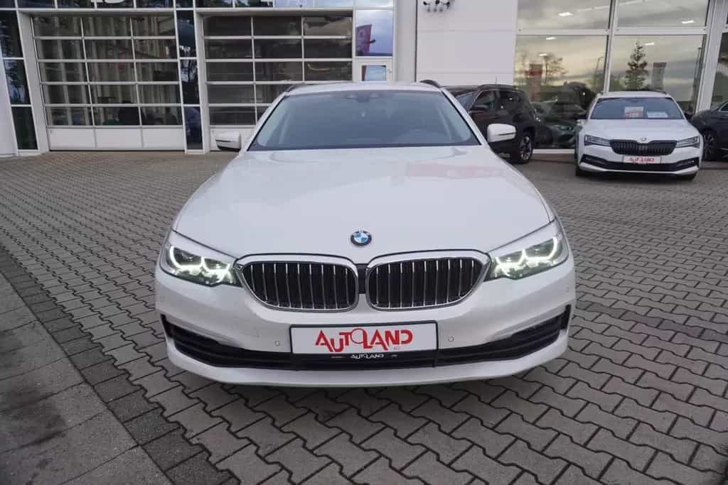 BMW 5 Series 520d Touring Aut. LED Navi Tempomat Sitzheizung 09/2019-photo-2
