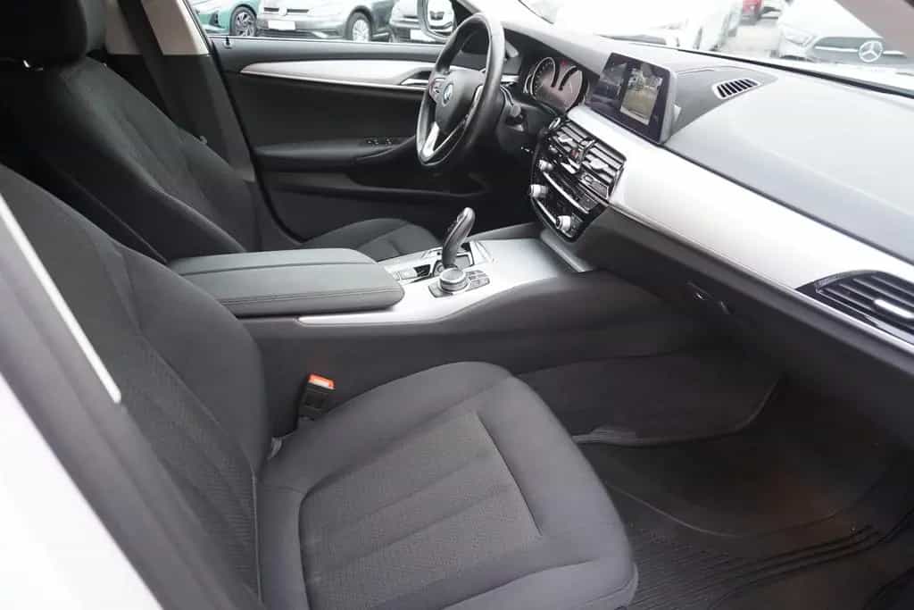 BMW 5 Series 520d Touring Aut. LED Navi Tempomat Sitzheizung 09/2019-photo-30