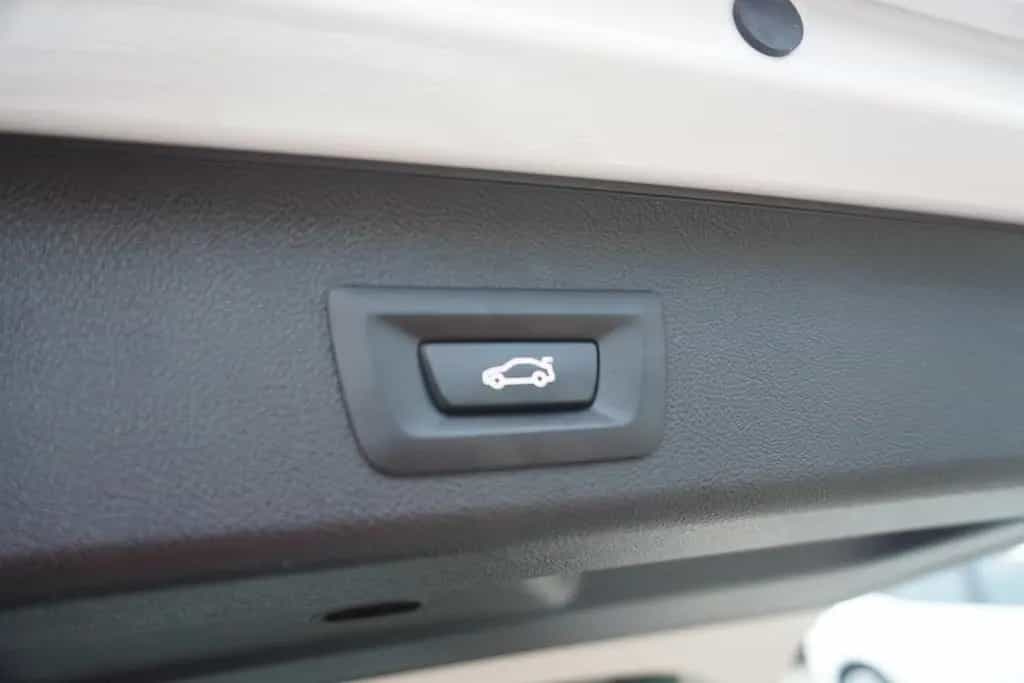 BMW 5 Series 520d Touring Aut. LED Navi Tempomat Sitzheizung 09/2019-photo-33