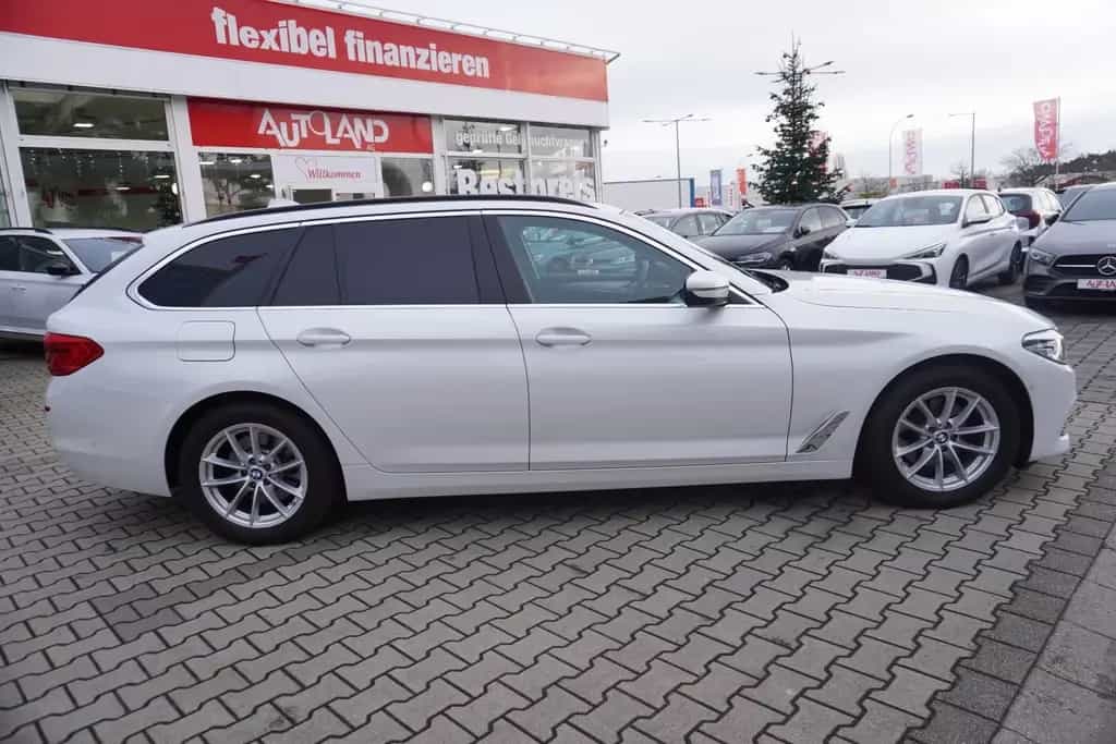 BMW 5 Series 520d Touring Aut. LED Navi Tempomat Sitzheizung 09/2019-photo-4