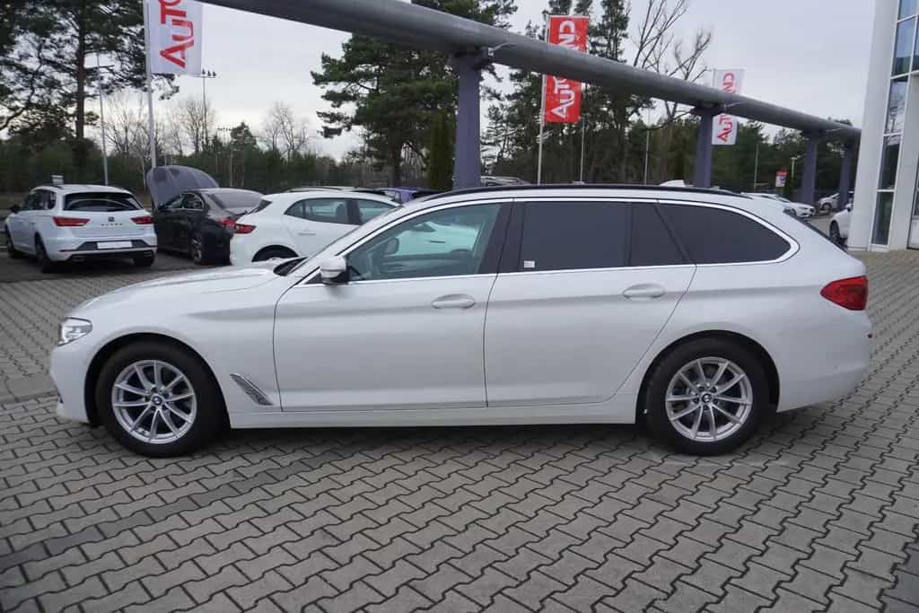 BMW 5 Series 520d Touring Aut. LED Navi Tempomat Sitzheizung 09/2019-photo-8
