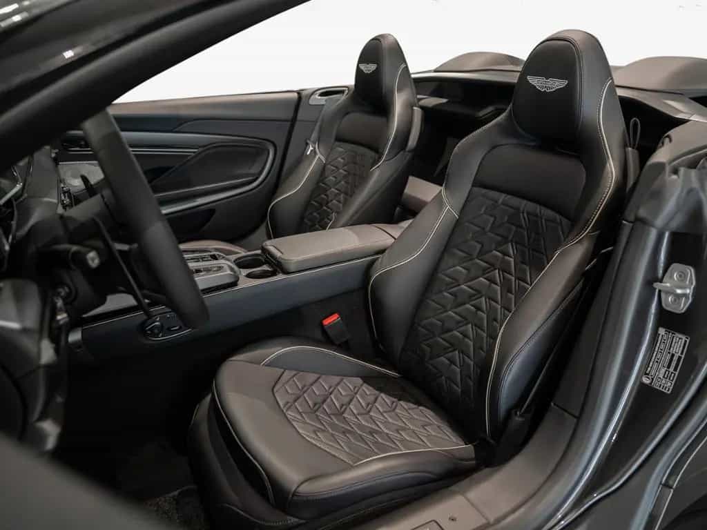 Aston Martin Vanquish Volante Aston Martin Hamburg null-photo-10
