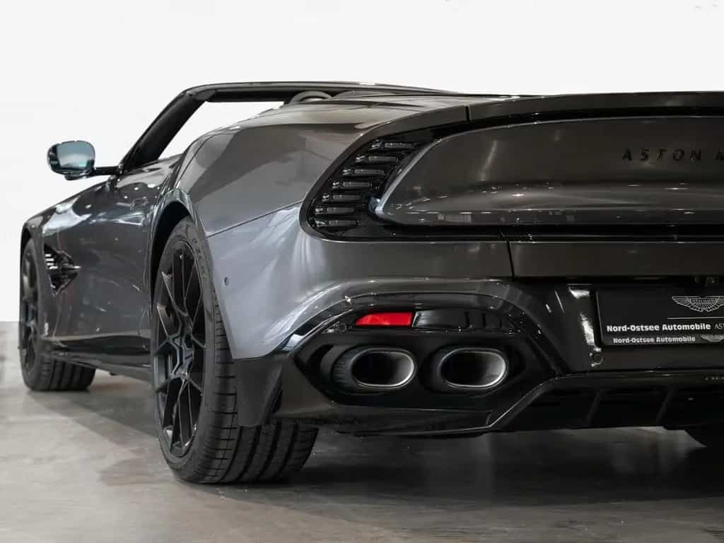 Aston Martin Vanquish Volante Aston Martin Hamburg null-photo-21