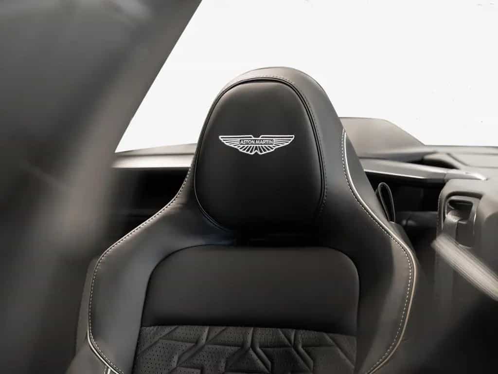 Aston Martin Vanquish Volante Aston Martin Hamburg null-photo-3