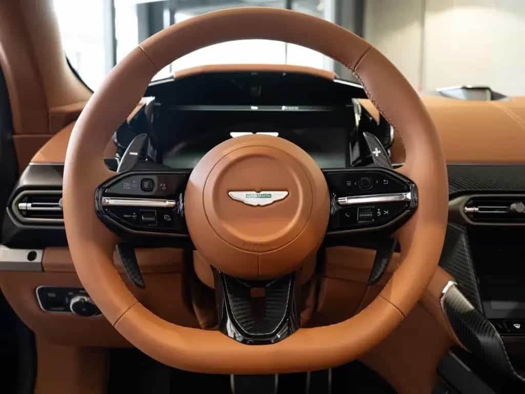Aston Martin Vanquish Volante Aston Martin Hamburg null-photo-10