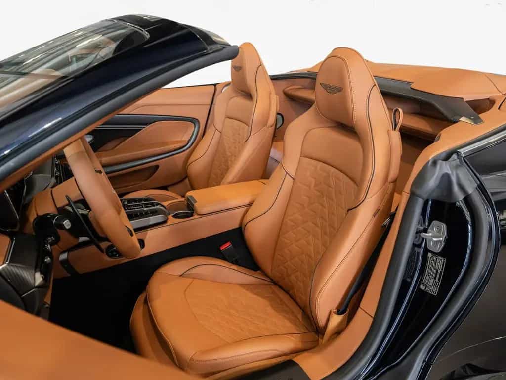 Aston Martin Vanquish Volante Aston Martin Hamburg null-photo-12