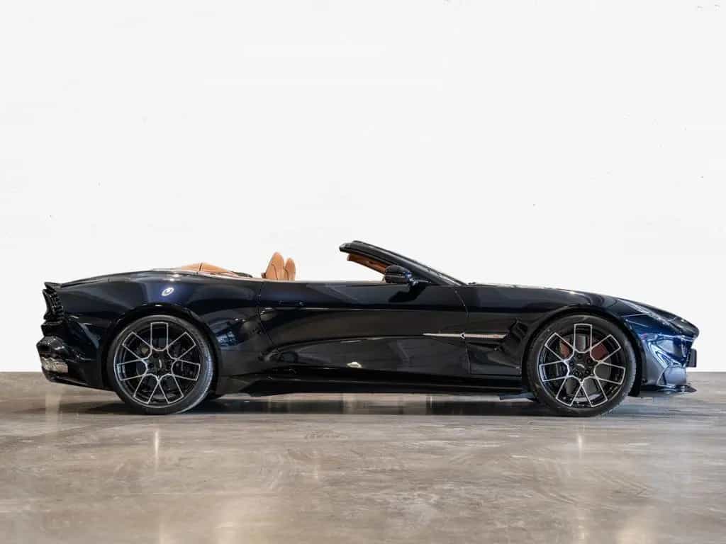 Aston Martin Vanquish Volante Aston Martin Hamburg null-photo-13